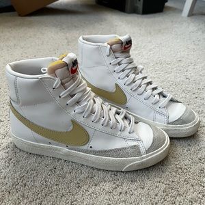 Nike Blazer Mid '77
